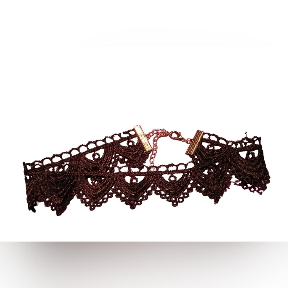 Black lace choker